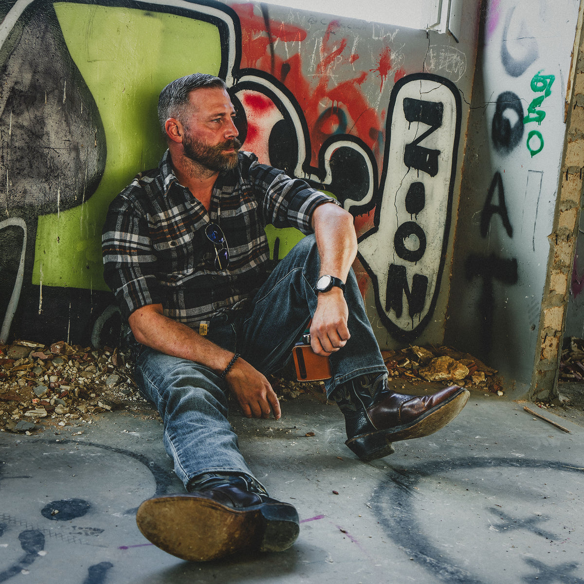 Dark &amp; Tan Leather Single Shot 100mL Glass Flask for men